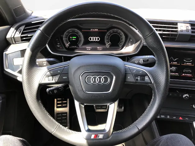 Audi Q3 1.4 45 TFSI e S line Attraction S-Tronic