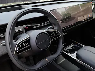 MAZDA CX-6e Takumi
