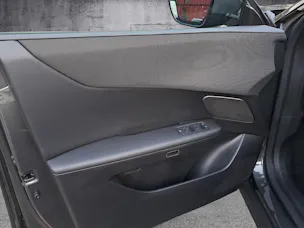 MAZDA CX-6e Takumi