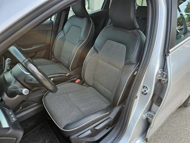 Renault Clio 1.0 TCe Intens CVT