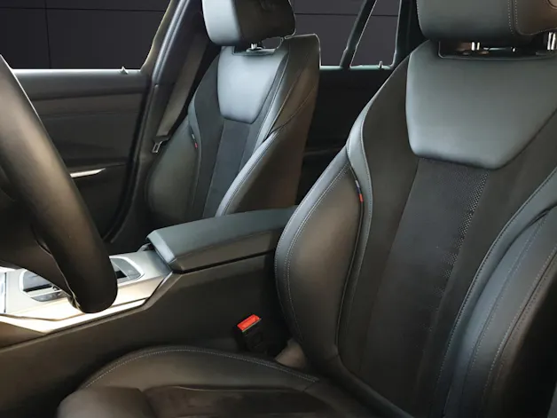 BMW 330e xDrive Touring