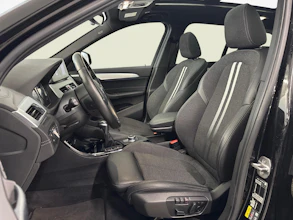 https://vehicle.imgix.net/4427640/0c21a9f9-1d5c-49f7-9c05-a594f3ed1ca0.jpg