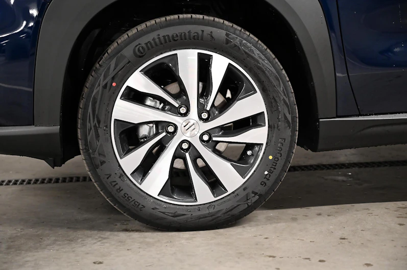 Fahrzeugbild SUZUKI S-CROSS