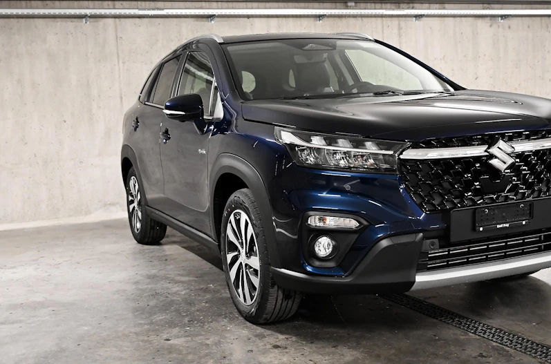 Fahrzeugbild SUZUKI S-CROSS