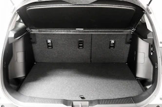 https://vehicle.imgix.net/4427726/58489059-a9db-4224-9eeb-9ac2eb7d64dd.jpg