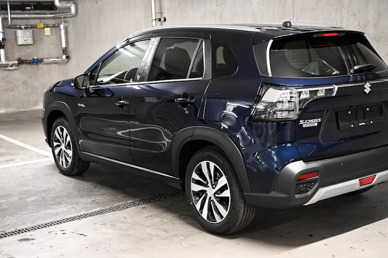 Fahrzeugbild SUZUKI S-CROSS