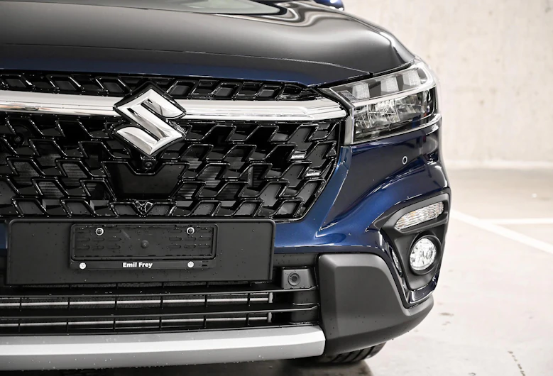 Fahrzeugbild SUZUKI S-CROSS
