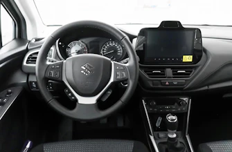 https://vehicle.imgix.net/4427726/d1800002-470d-4cb8-84fe-c894a2bb7059.jpg