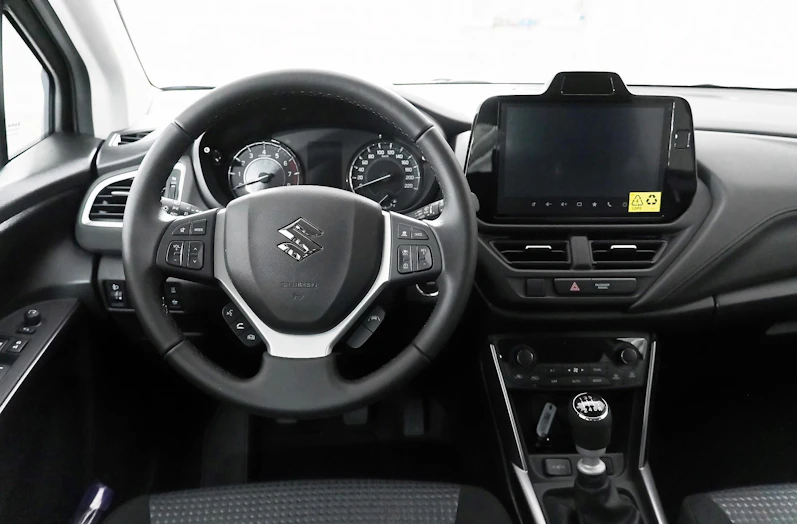 Fahrzeugbild SUZUKI S-CROSS