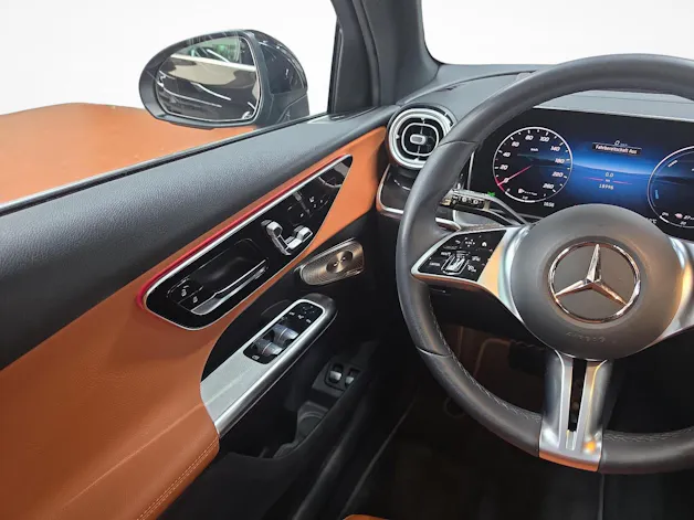 MERCEDES-BENZ GLC 300 e 4MATIC Avantgarde Line