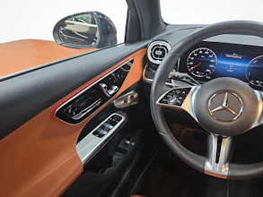 https://vehicle.imgix.net/4427732/96e7c9f1-40e6-4d7f-97a4-b23dcaf4576f.jpg