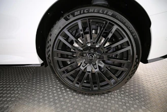 https://vehicle.imgix.net/4427802/f45aa26f-b18d-4006-87af-d410eef05d05.jpg