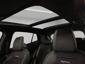 https://vehicle.imgix.net/4427805/aee737cc-1b21-4ef4-8c86-926b4ac589ae.jpg
