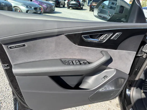 Audi RS Q8 SUV 4.0 V8 TFSI performance quattro T-Tronic