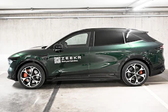 https://vehicle.imgix.net/4427910/3240705a-699f-49ab-99b8-5c7b5a9b51f2.jpg