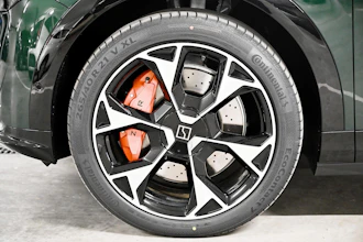 https://vehicle.imgix.net/4427910/ca3c4f92-cc74-4109-b99f-631625c2b66d.jpg