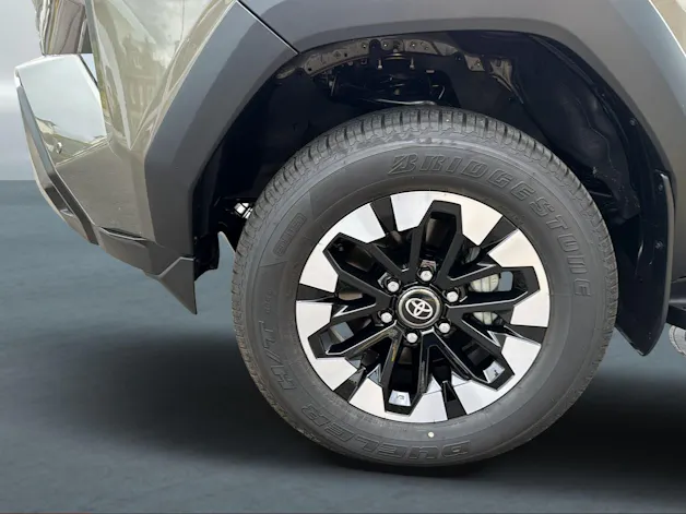 Toyota Hilux Double Cab.-Pick-up 2.8 D-4D MHEV 204 Style