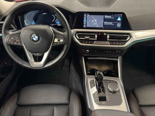 BMW 330e SPORT LINE