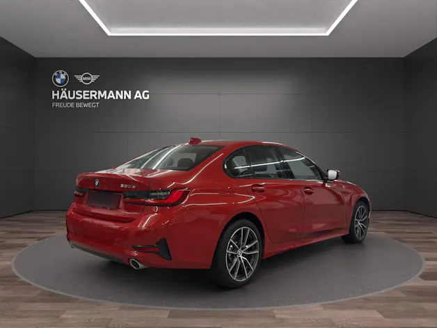 BMW 330e SPORT LINE