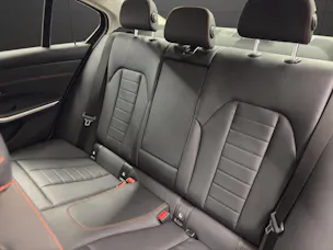 BMW 330e SPORT LINE