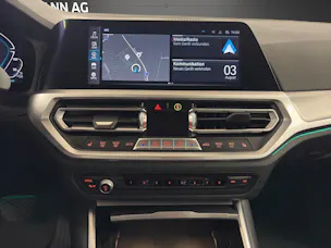 BMW 330e SPORT LINE