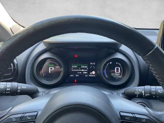 Toyota Yaris 1.5 VVT-i HSD Trend