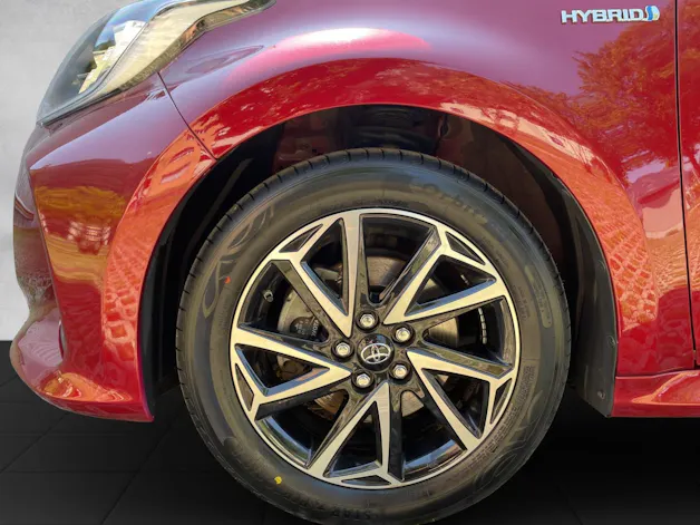 Toyota Yaris 1.5 VVT-i HSD Trend