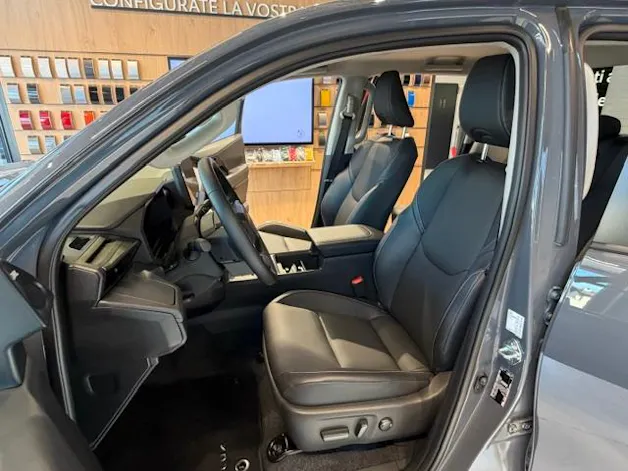 Toyota Hilux Double Cab.-Pick-up 2.8 D-4D MHEV 204 Invincible