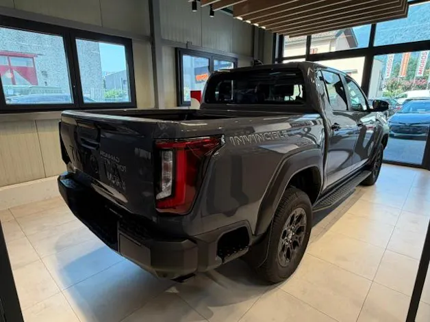 Toyota Hilux Double Cab.-Pick-up 2.8 D-4D MHEV 204 Invincible