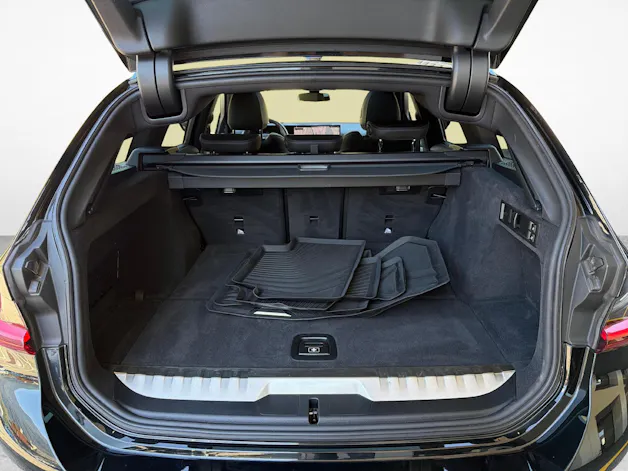 BMW 330e xDrive Touring