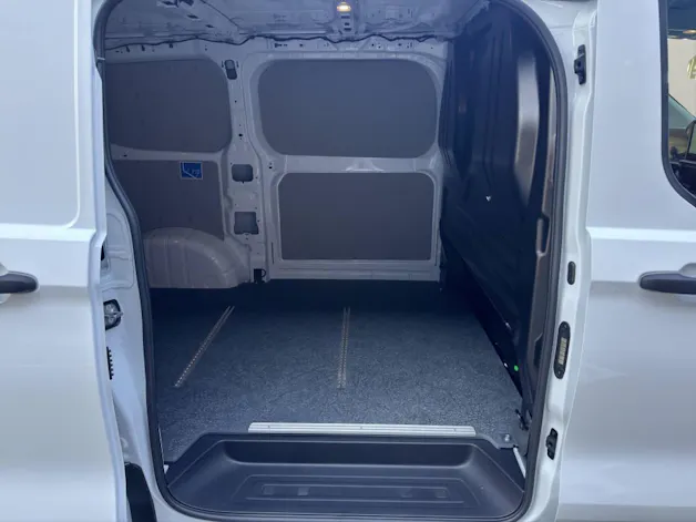 Ford Transit C Van 320 L1 2.5 Duratec 233 Trend PHEV
