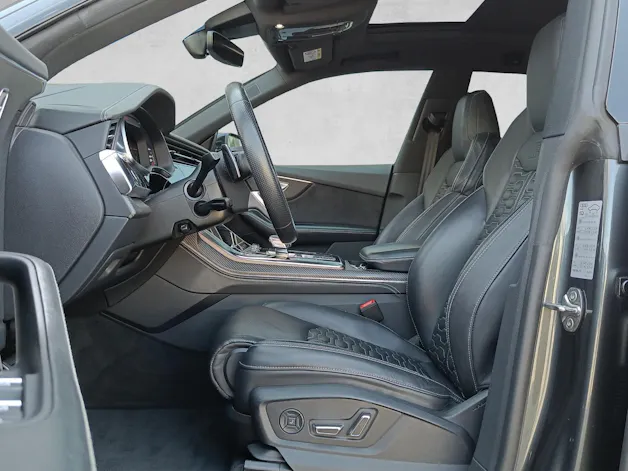 Audi RS Q8 4.0 V8 TFSI quattro T-Tronic*8-Fach Räder*AHK*Panoramadach*