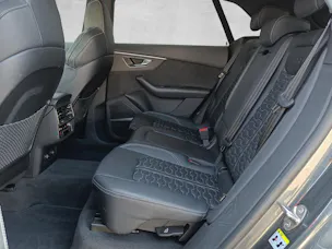 Audi RS Q8 4.0 V8 TFSI quattro T-Tronic*8-Fach Räder*AHK*Panoramadach*