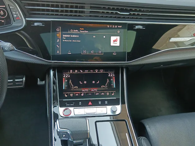 Audi RS Q8 4.0 V8 TFSI quattro T-Tronic*8-Fach Räder*AHK*Panoramadach*