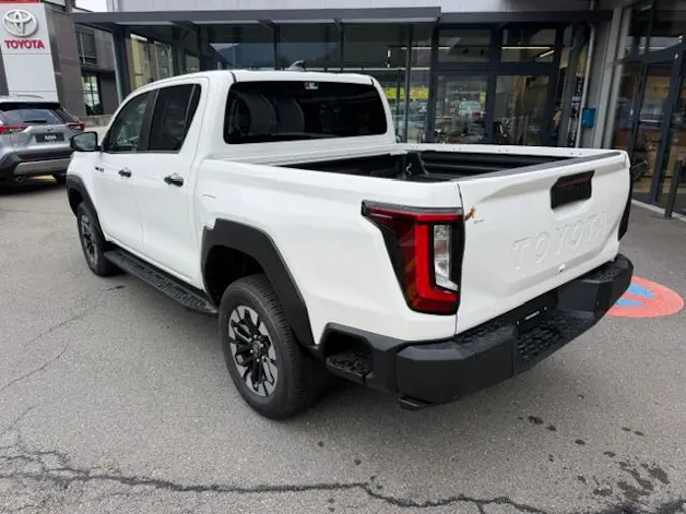 Toyota Hilux Double Cab.-Pick-up 2.8 D-4D MHEV 204 Style