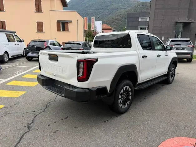 Toyota Hilux Double Cab.-Pick-up 2.8 D-4D MHEV 204 Style