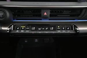 Fahrzeugbild TOYOTA Prius 2.0 Plug-In-Hybrid Premium