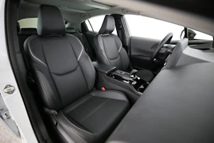 Fahrzeugbild TOYOTA Prius 2.0 Plug-In-Hybrid Premium