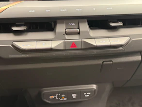 https://vehicle.imgix.net/4428308/15ba9ff3-bbc5-4b93-9db4-f0653639a22f.jpeg