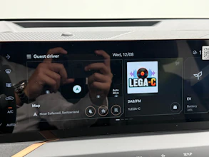 https://vehicle.imgix.net/4428308/235aea8c-0de4-461b-a1b4-b709046accff.jpeg
