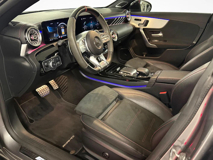 Fahrzeugbild MERCEDES-BENZ CLA 45 AMG