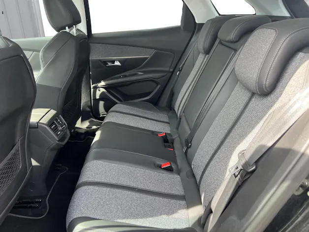 PEUGEOT 3008 1.2 PureTech Allure