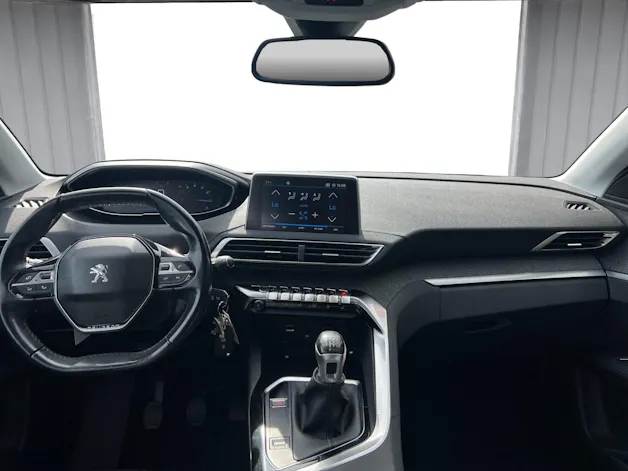 PEUGEOT 3008 1.2 PureTech Allure