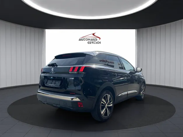 PEUGEOT 3008 1.2 PureTech Allure