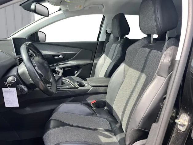 PEUGEOT 3008 1.2 PureTech Allure