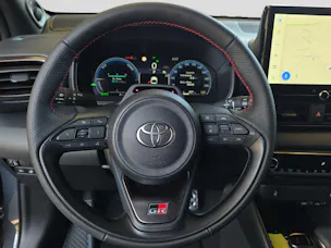 Toyota Yaris 1.5 VVT-i HSD GR Sport