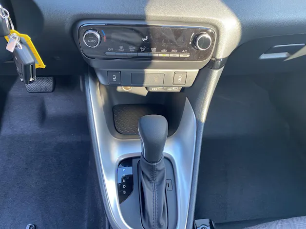 Mazda 2 Hybrid Centre-line