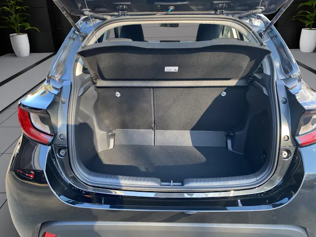 Mazda 2 Hybrid Centre-line