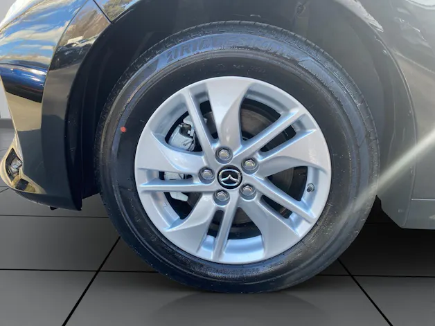 Mazda 2 Hybrid Centre-line