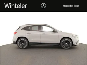 MERCEDES-BENZ GLA 200 Night Star 7G-D